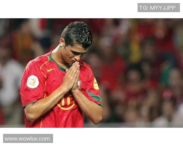 当今足坛最强新秀足球明星究竟是谁引发热议